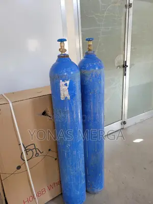 Oxygen Gas Cylinders, Commonly Used for Oxygen in Medical Settings