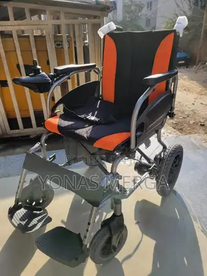 Electrical Wheelchair勺台rechargeable Motor and a Comfortable,