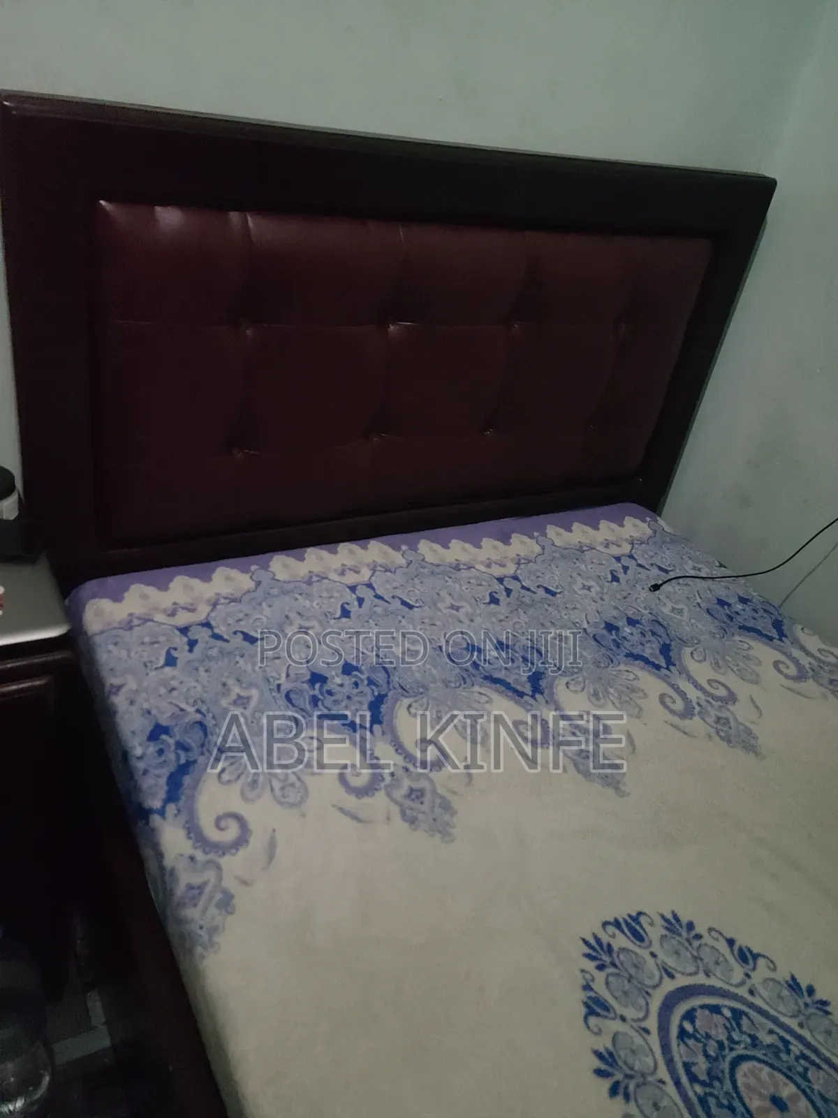 አልጋ አንድ ሜትር ከሀያ