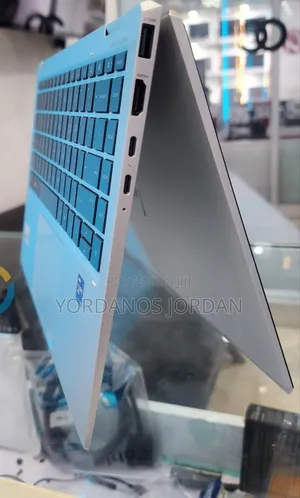 New Laptop HP EliteBook 1040 G8 16GB Intel Core i7 SSD 512GB