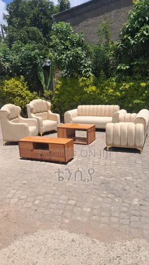 Amini King Sofa