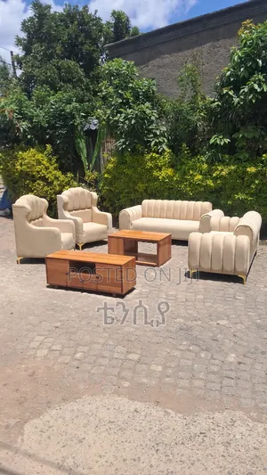 Amini King Sofa