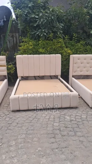 Amini King Sofa