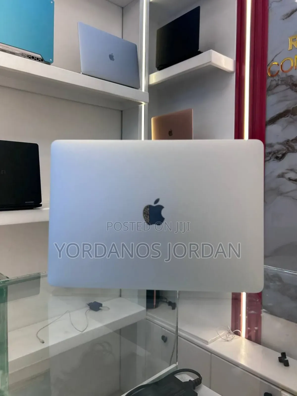 New Laptop Apple MacBook Air 2020 M1 8GB Apple M1 SSD 256GB