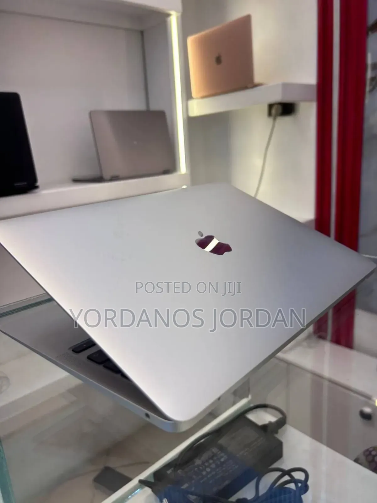 New Laptop Apple MacBook Air 2020 M1 8GB Apple M1 SSD 256GB