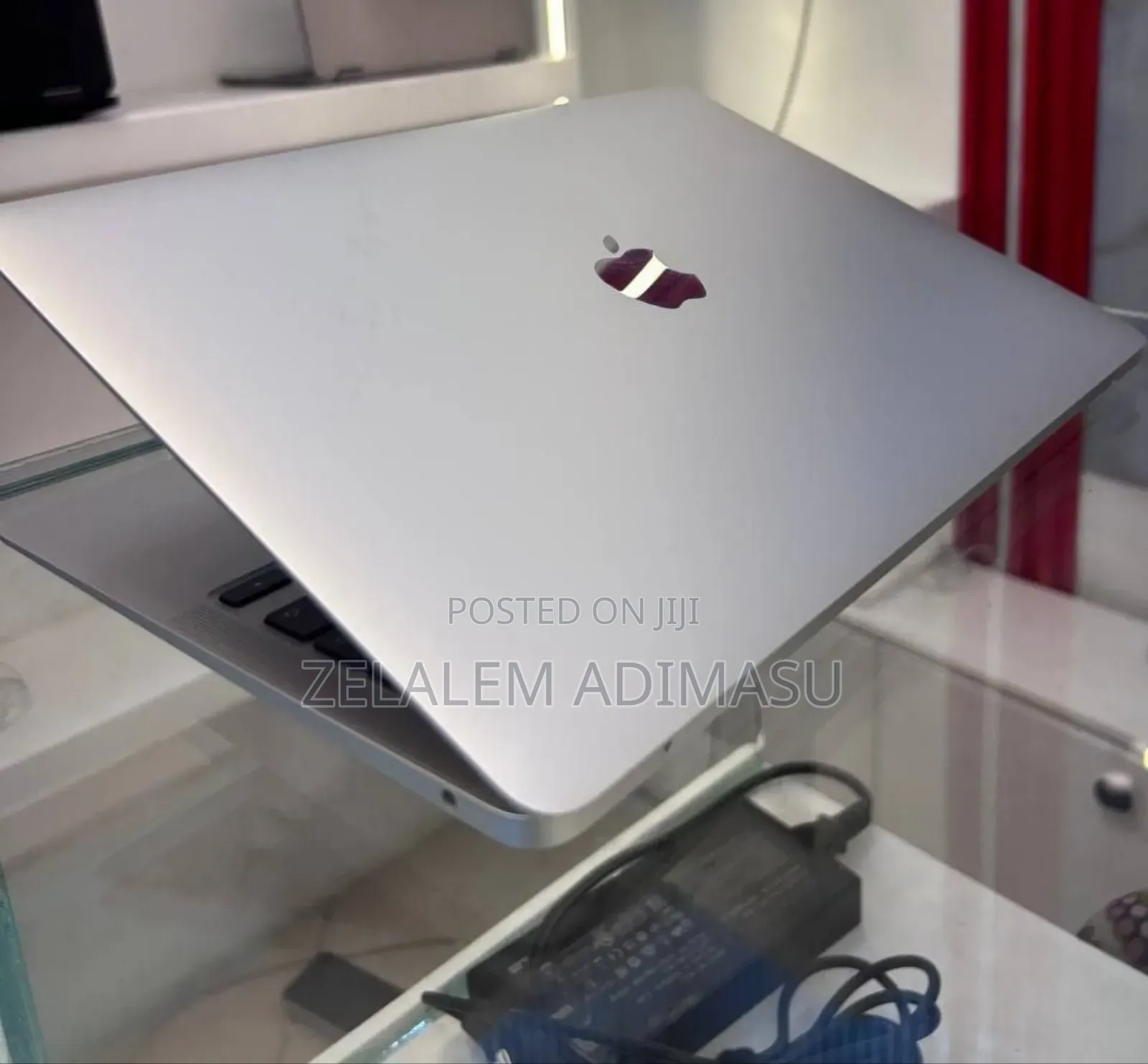 New Laptop Apple MacBook Air 2020 M1 8GB Apple M1 SSD 256GB