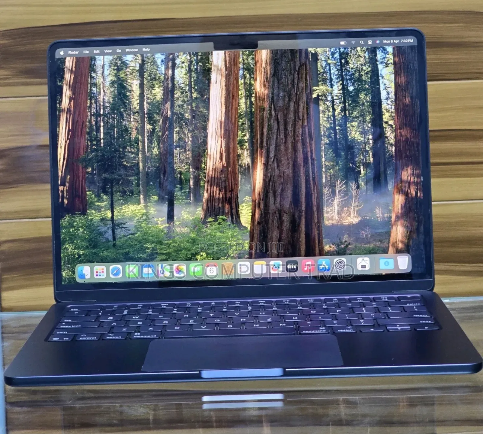 New Laptop Apple MacBook Air 2025 M4 13-inch 16GB Apple M4 SSD 256GB