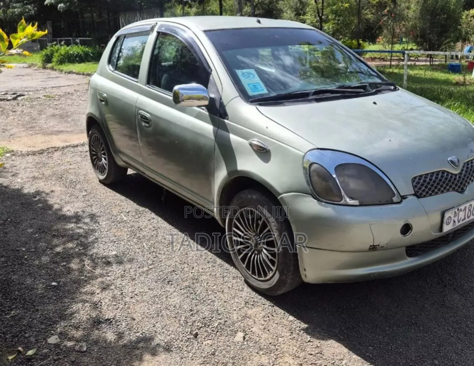 Toyota Vitz 1.0 FWD 5dr 2001 Gold