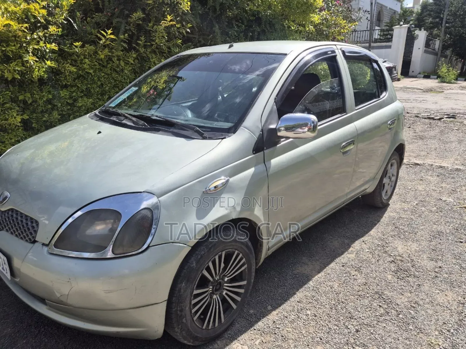 Toyota Vitz 1.0 FWD 5dr 2001 Gold