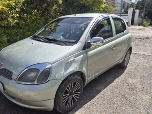 Toyota Vitz 1.0 FWD 5dr 2001 Gold