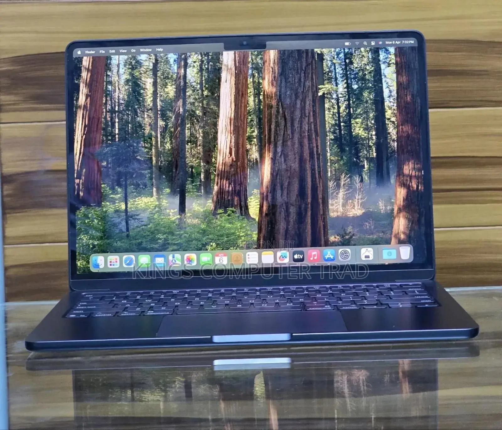 New Laptop Apple MacBook Air 2025 M4 13-inch 16GB Apple M4 SSD 256GB