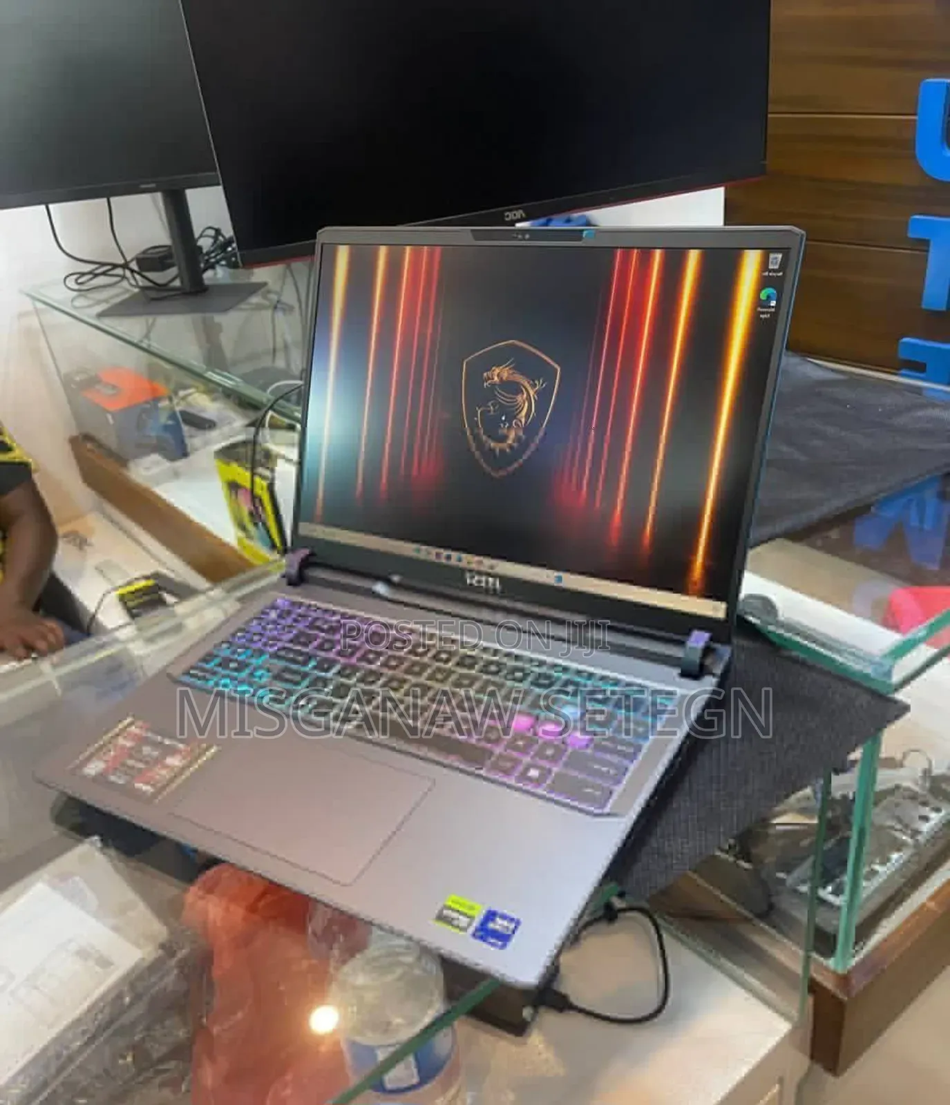 New Laptop MSI Vector 16 HX AI A2XWIG 16GB Intel Core Ultra 7 SSD 512GB