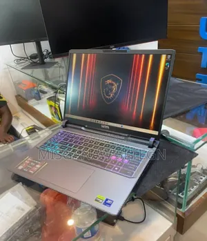 New Laptop MSI Vector 16 HX AI A2XWIG 16GB Intel Core Ultra 7 SSD 512GB