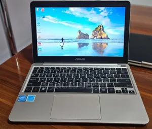Laptop Asus 2GB Intel Core 2 Quad SSD 32GB