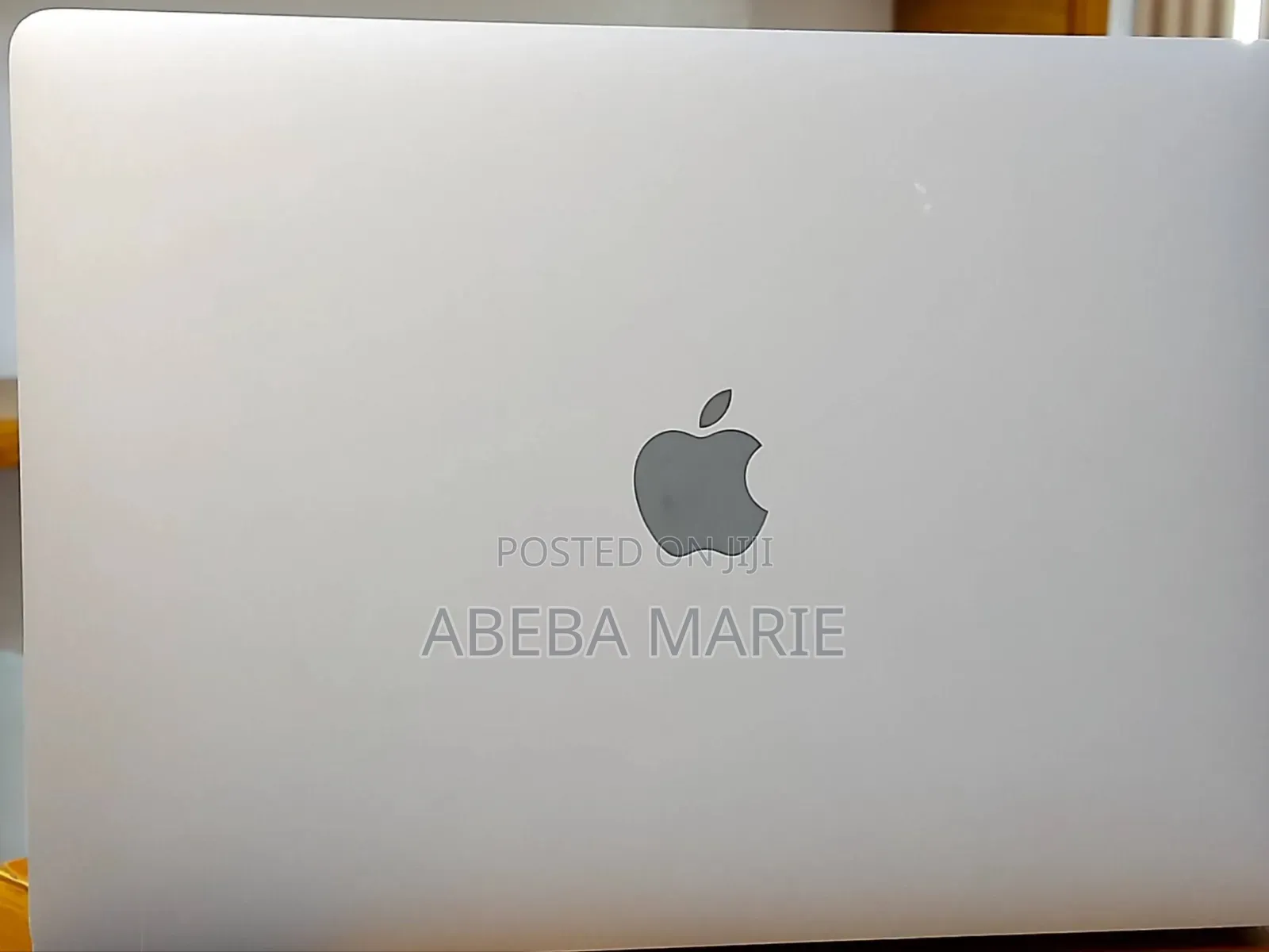 New Laptop Apple MacBook Pro 2022 M2 8GB Apple M2 SSD 512GB