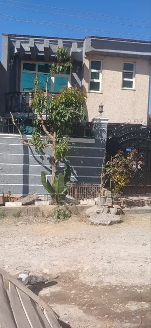 3bdrm House in Ayat Lomiyad, G+1, Bole for sale