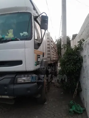 ሪኖልት ንፁ መኪና የጭነት በርካሽ