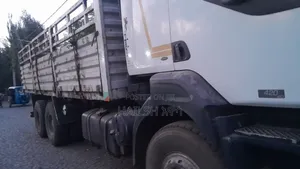 ሪኖልት ንፁ መኪና የጭነት በርካሽ