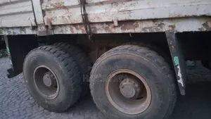 ሪኖልት ንፁ መኪና የጭነት በርካሽ