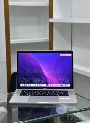 Laptop Apple MacBook Pro 2016 16GB Intel Core i7 SSD 256GB