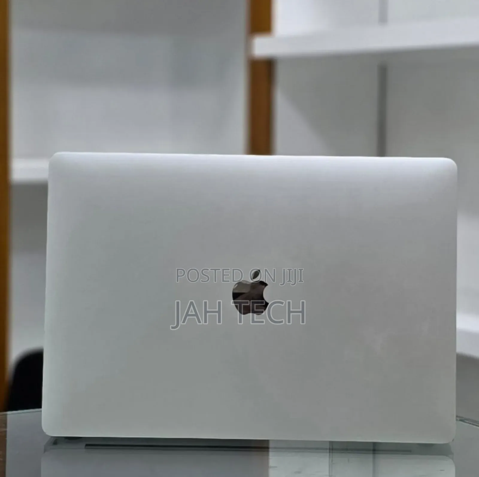 New Laptop Apple MacBook Pro 2016 16GB Intel Core i7 SSD 256GB