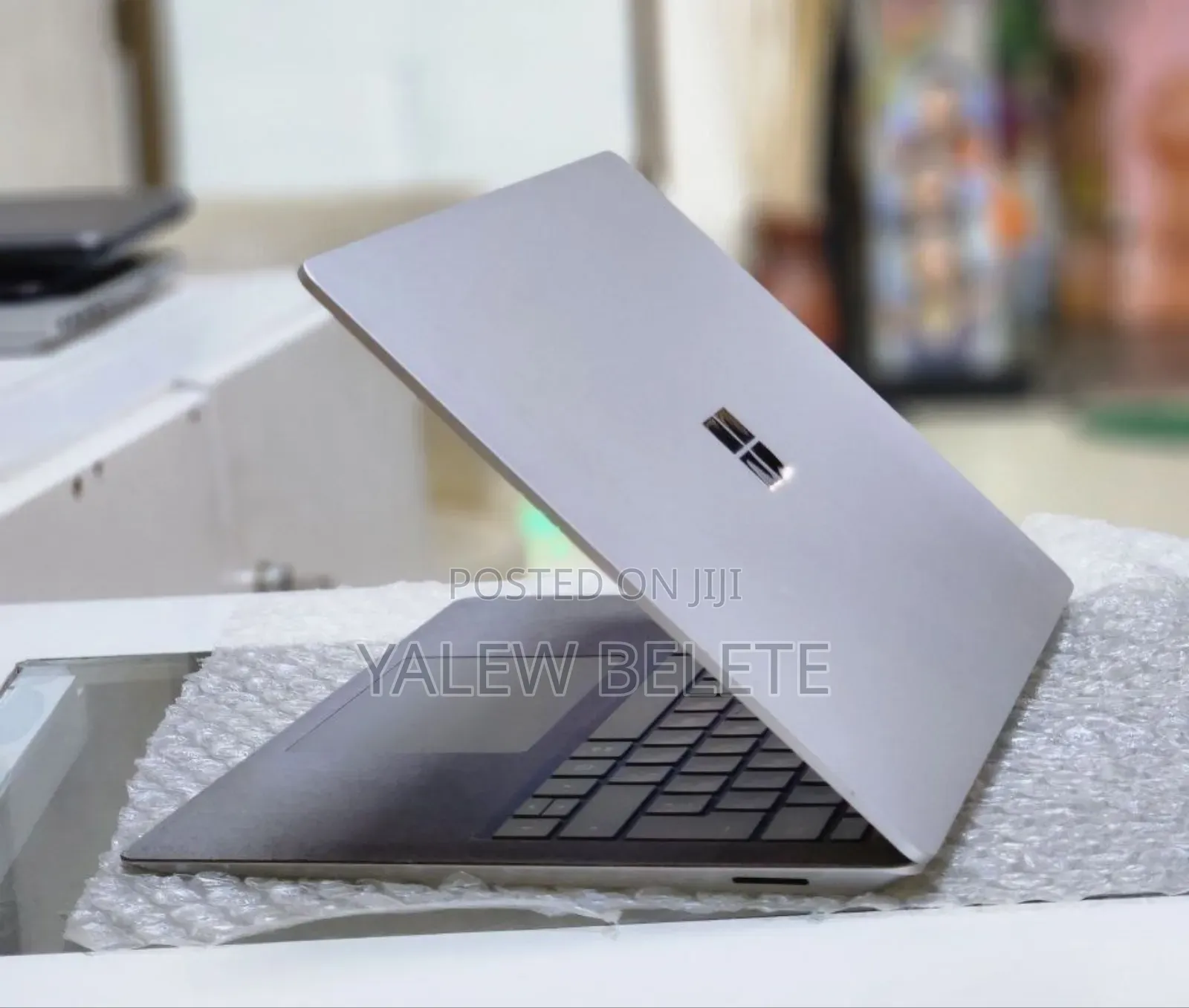 New Laptop Microsoft Surface 8GB Intel Core i5 SSD 512GB
