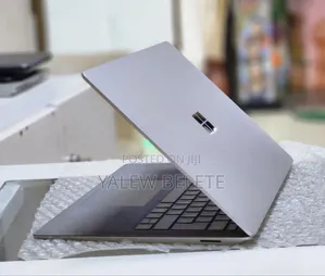 New Laptop Microsoft Surface 8GB Intel Core i5 SSD 512GB