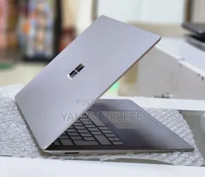 New Laptop Microsoft Surface 8GB Intel Core i5 SSD 512GB