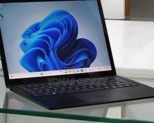 New Laptop Microsoft Surface 16GB Intel Core i7 SSD 512GB