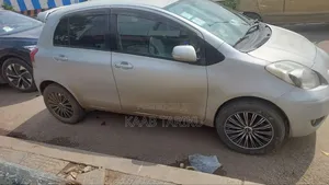 Toyota Yaris 2010 Silver