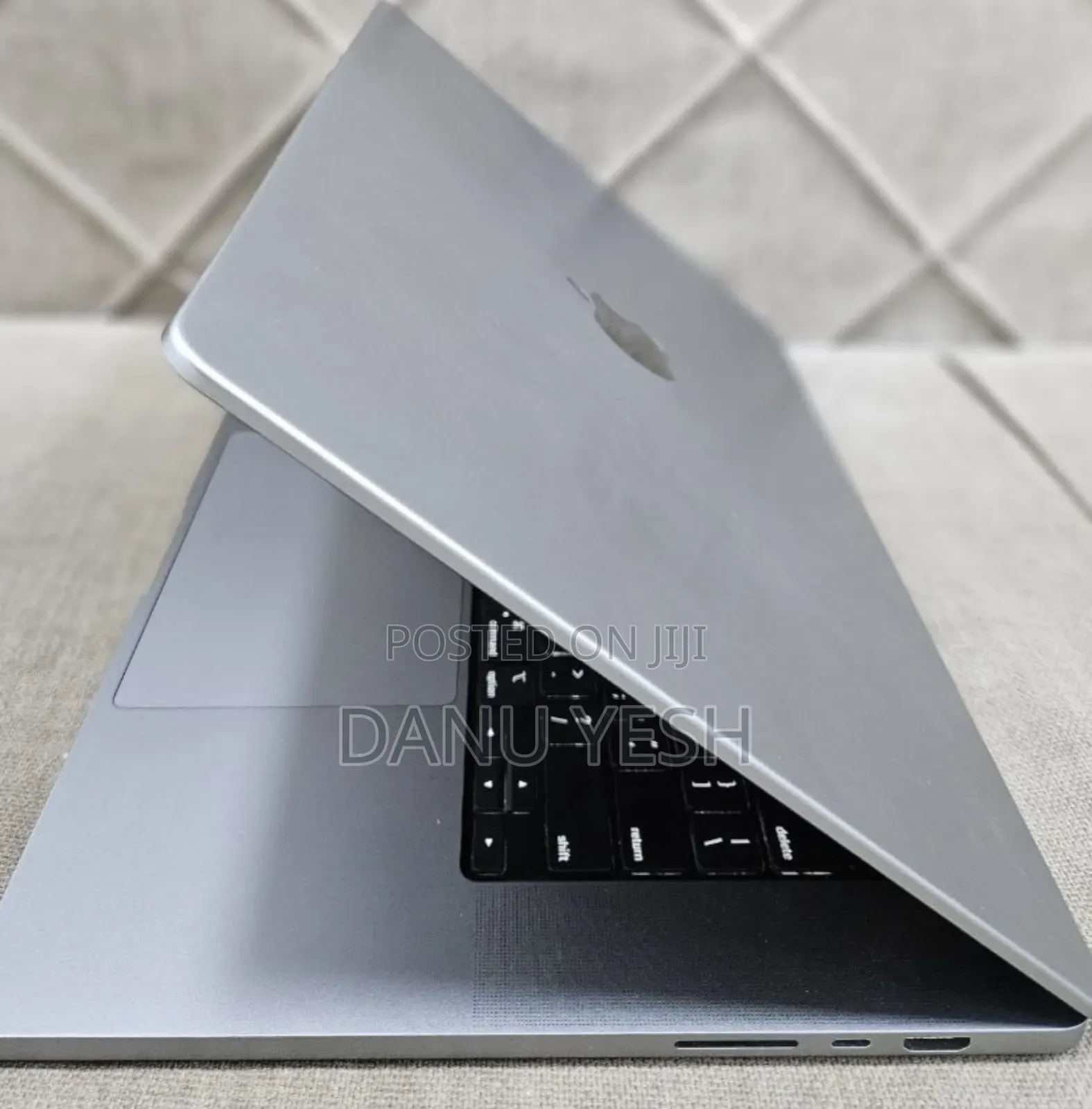 New Laptop Apple MacBook Pro 2021 M1 32GB Apple M1 Pro SSD 512GB
