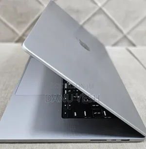 New Laptop Apple MacBook Pro 2021 M1 32GB Apple M1 Pro SSD 512GB