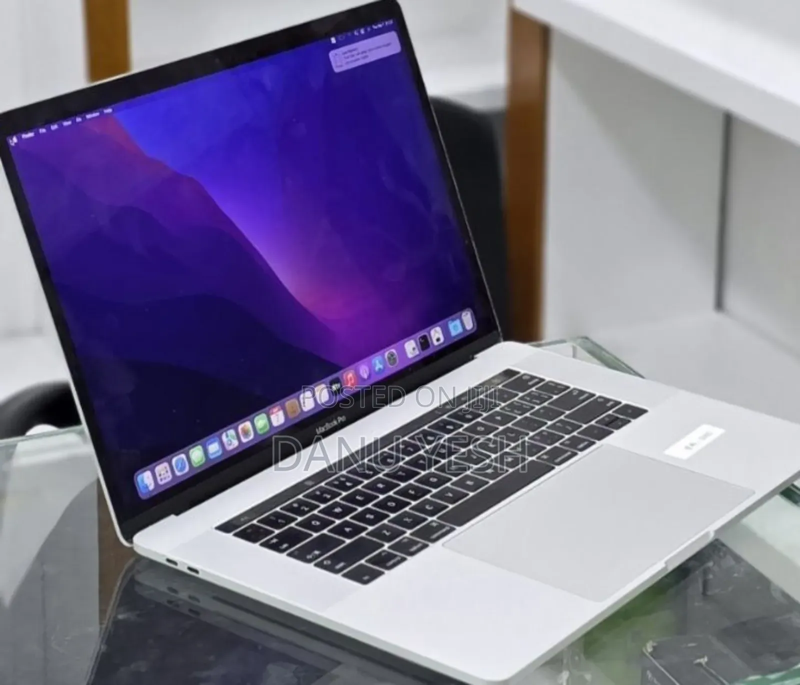 New Laptop Apple MacBook Pro 2016 16GB Intel Core i7 SSD 256GB