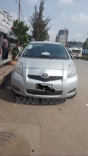 Toyota Yaris 2010 Silver