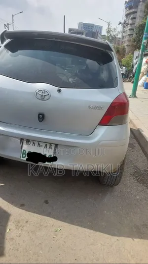 Toyota Yaris 2010 Silver