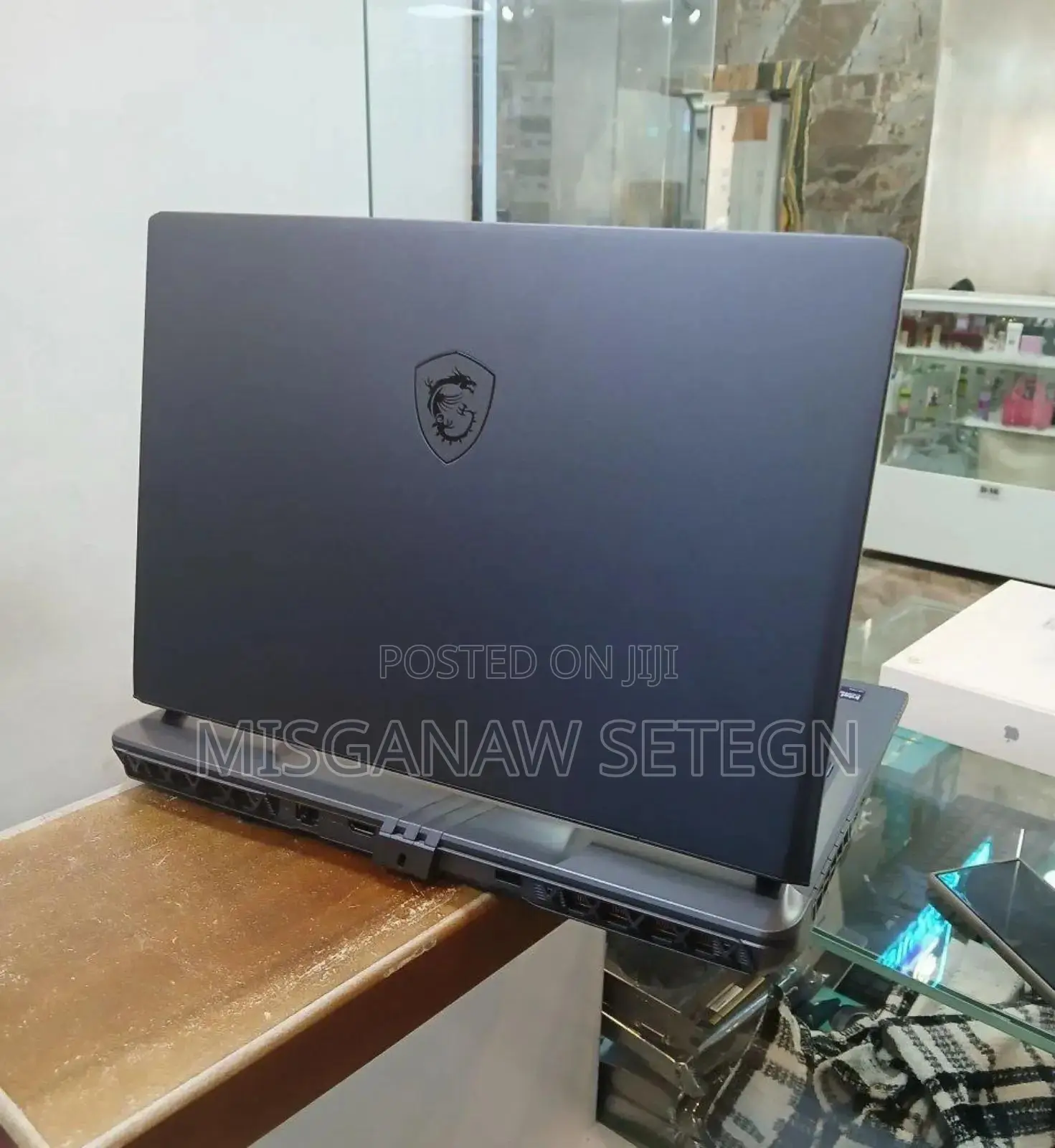 New Laptop MSI Vector 16 HX AI A2XWIG 16GB Intel Core Ultra 7 SSD 512GB