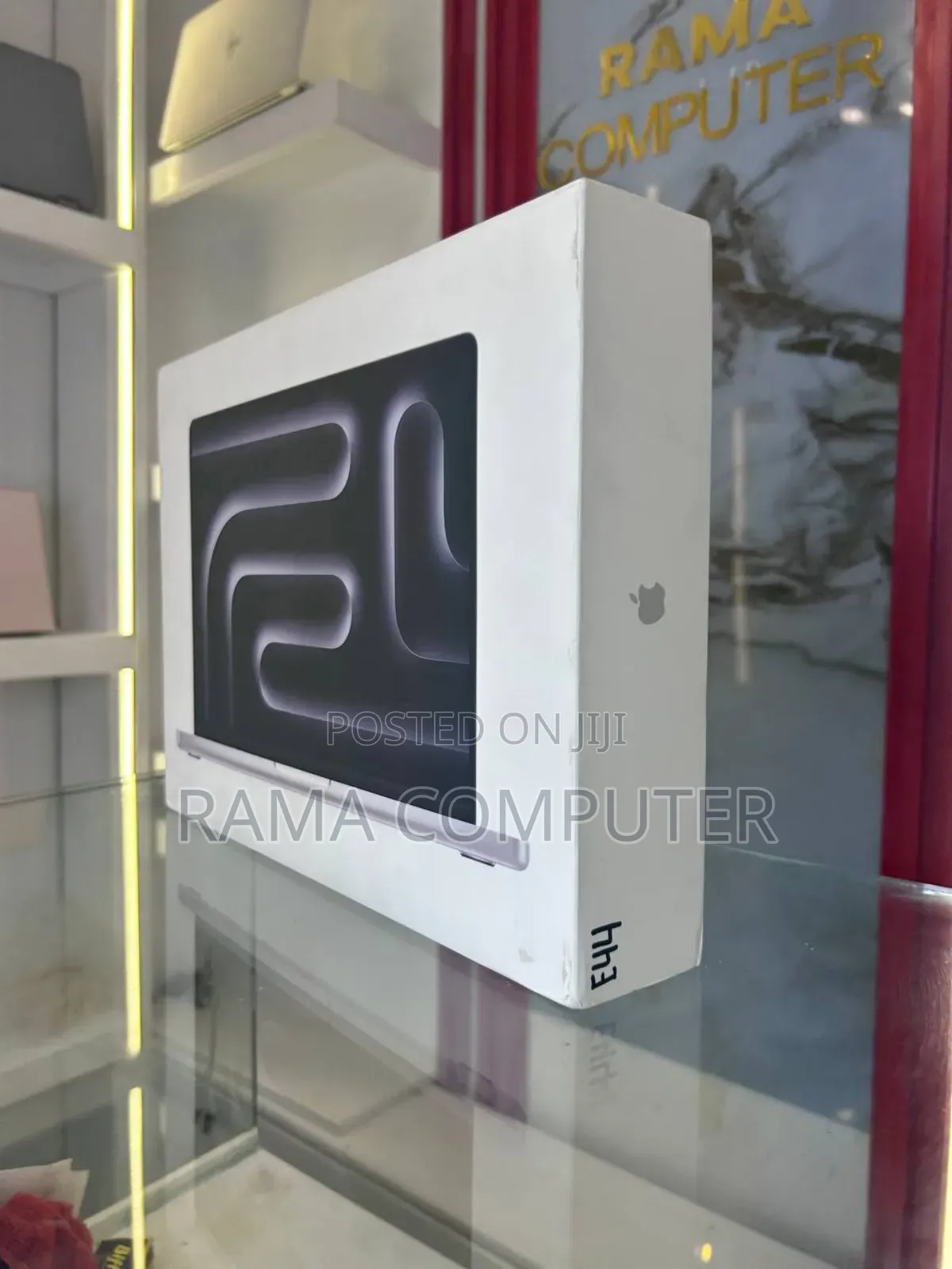 New Laptop Apple MacBook Pro 2025 M5 14-inch 16GB Apple M5 SSD 512GB