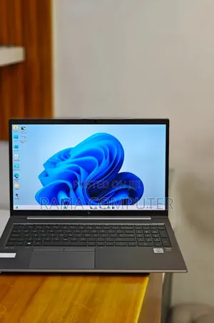 New Laptop HP ZBook Firefly 15 G7 16GB Intel Core i7 SSD 512GB