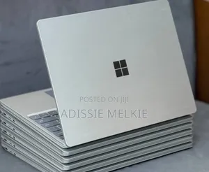 New Laptop Microsoft Surface Go 16GB Intel Core i5 SSD 256GB