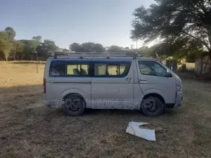 Toyota HiAce 2007 Silver