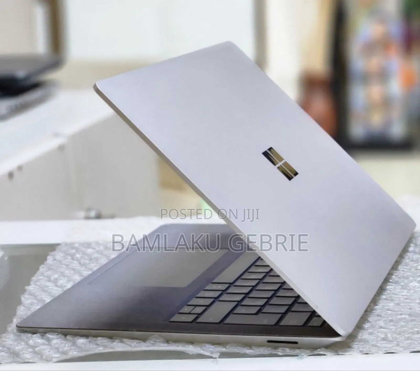 New Laptop Microsoft Surface 8GB Intel Core i5 SSD 512GB