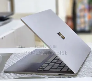 New Laptop Microsoft Surface 8GB Intel Core i5 SSD 512GB