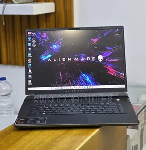 New Laptop Alienware M17x R2 16GB Intel Core i9 SSD 1T