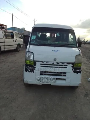 Suzuki Every Wagon 2012 White