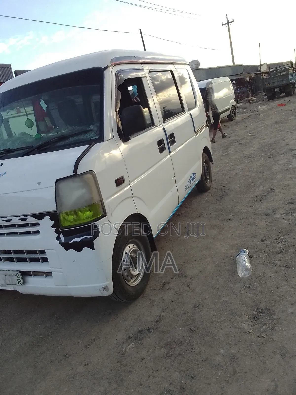 Suzuki Every Wagon 2012 White