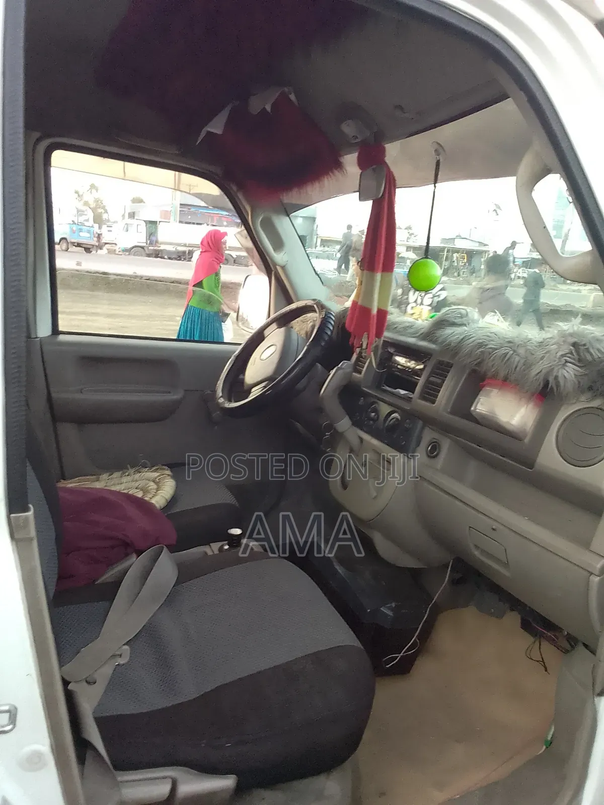 Suzuki Every Wagon 2012 White