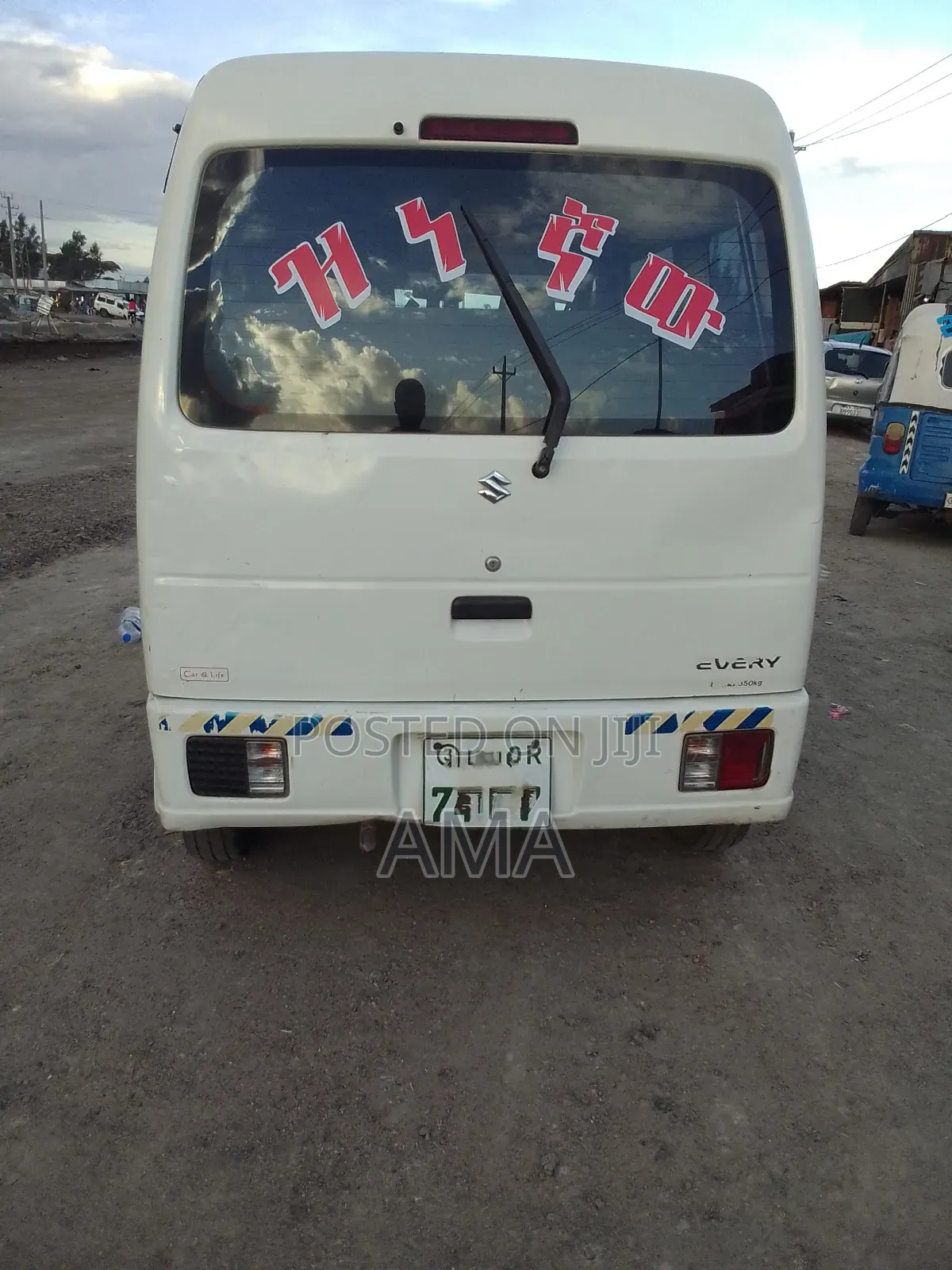 Suzuki Every Wagon 2012 White