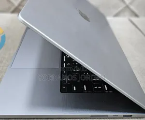 New Laptop Apple MacBook Pro M1 32GB Apple M1 Pro SSD 512GB