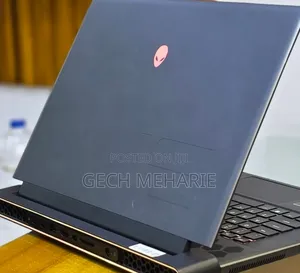 New Laptop Alienware M17x R2 16GB Intel Core i9 SSD 1T