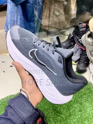 Brand New Nike Zoom Structure 20